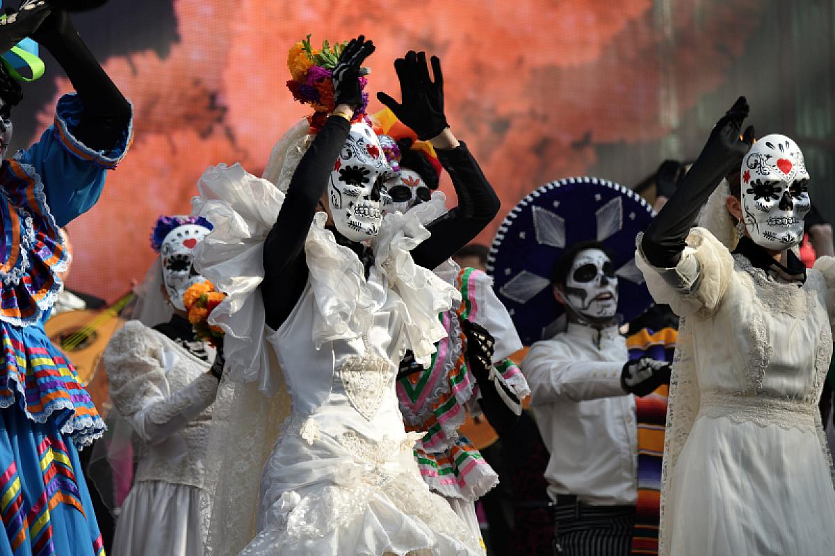  - Dia de Los Muertos & Cancùn