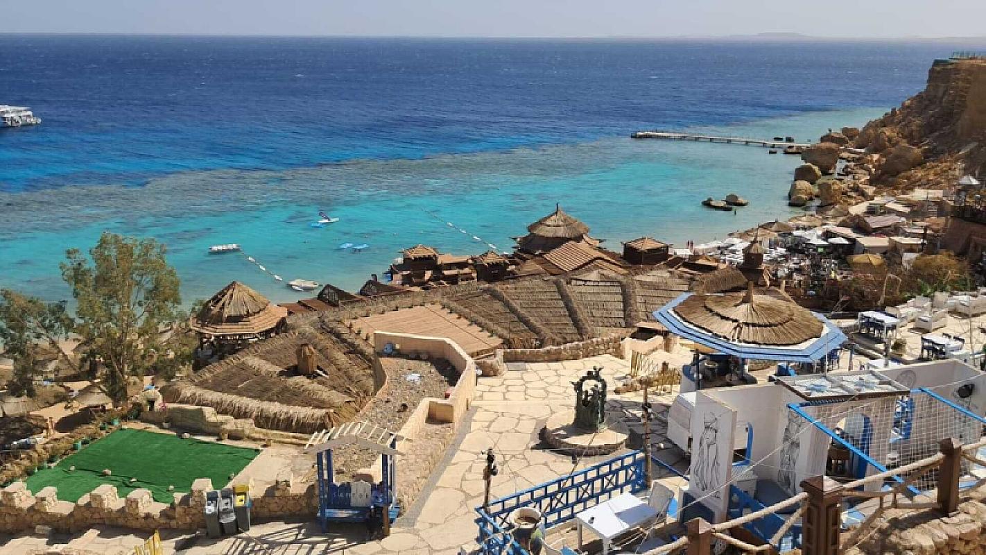  - Faraana Reef Resort